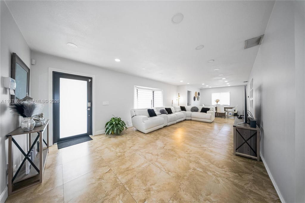 Real estate property located at 9349 24th Pl, Broward, Rainbow Lakes Section 2, Pembroke Pines, FL