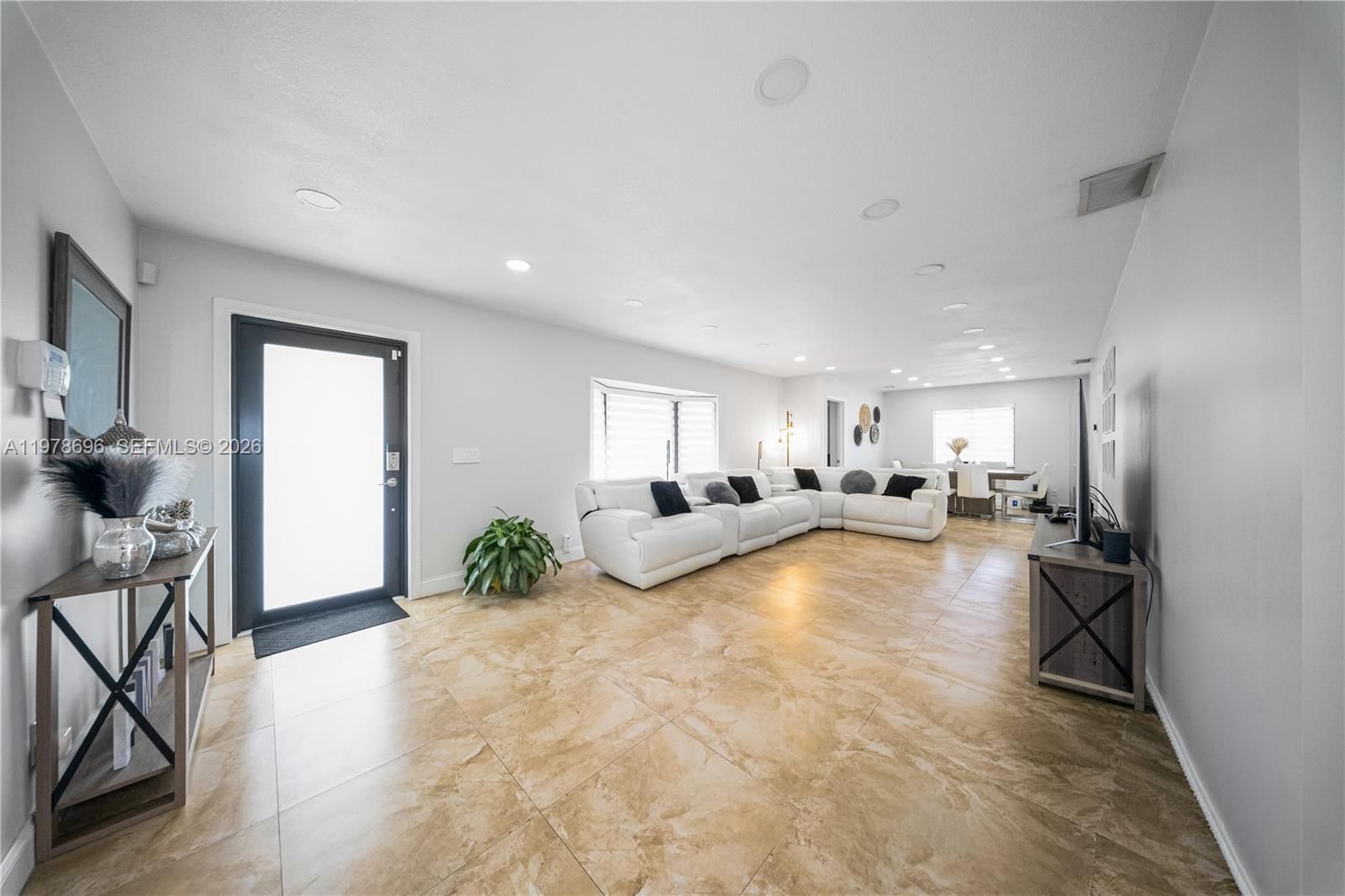 Real estate property located at 9349 24th Pl, Broward, Rainbow Lakes Section 2, Pembroke Pines, FL