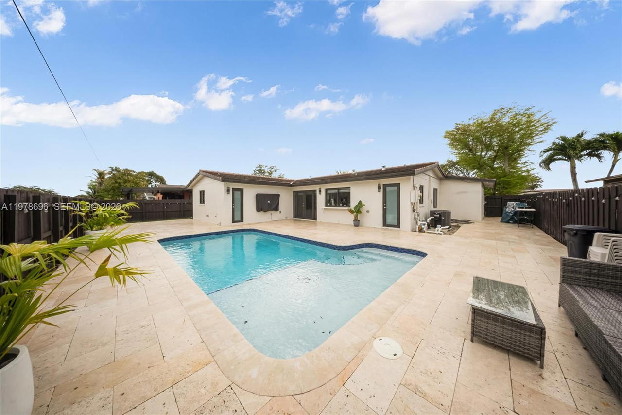 Real estate property located at 9349 24th Pl, Broward, Rainbow Lakes Section 2, Pembroke Pines, FL