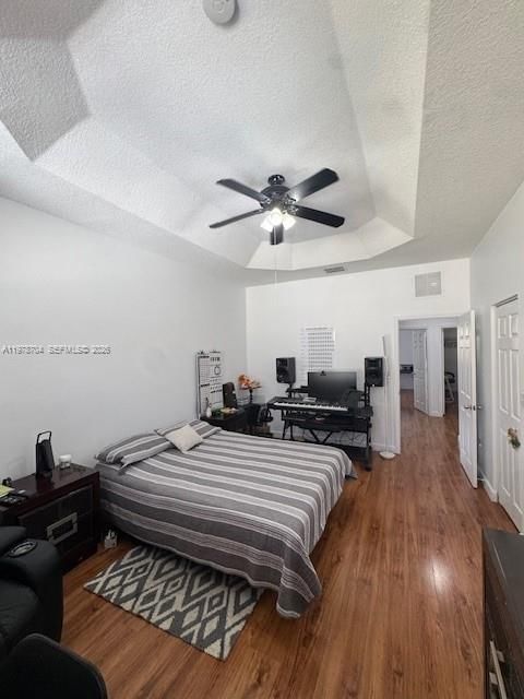 Real estate property located at 12923 135th Ter, Miami-dade, Courts At Tuscany West, Miami, FL