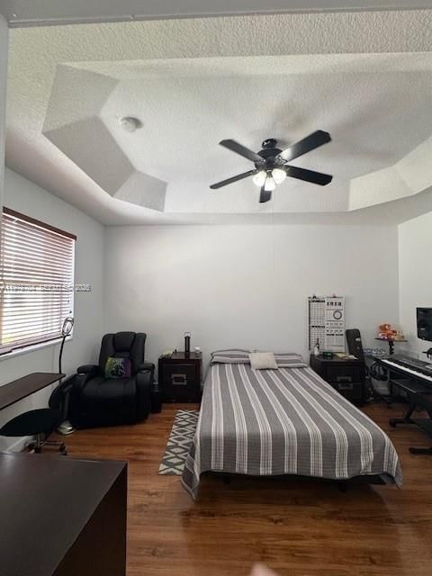 Real estate property located at 12923 135th Ter, Miami-dade, Courts At Tuscany West, Miami, FL