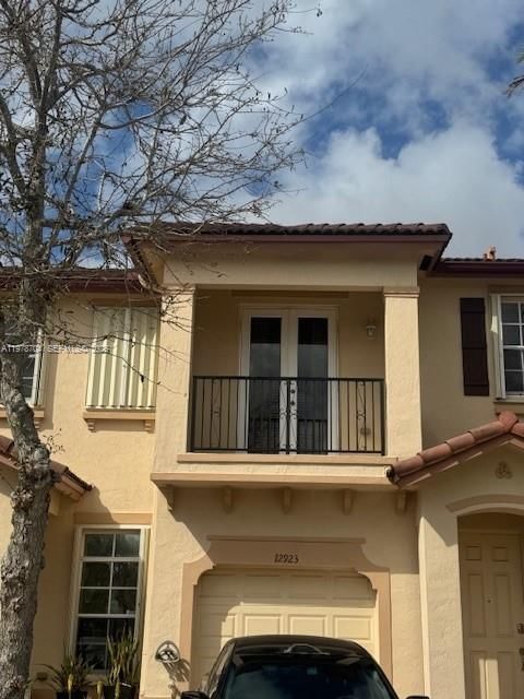 Real estate property located at 12923 135th Ter, Miami-dade, Courts At Tuscany West, Miami, FL