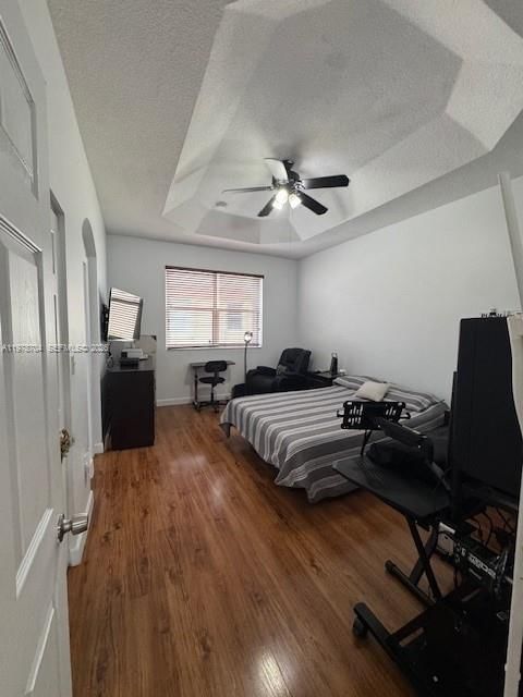Real estate property located at 12923 135th Ter, Miami-dade, Courts At Tuscany West, Miami, FL