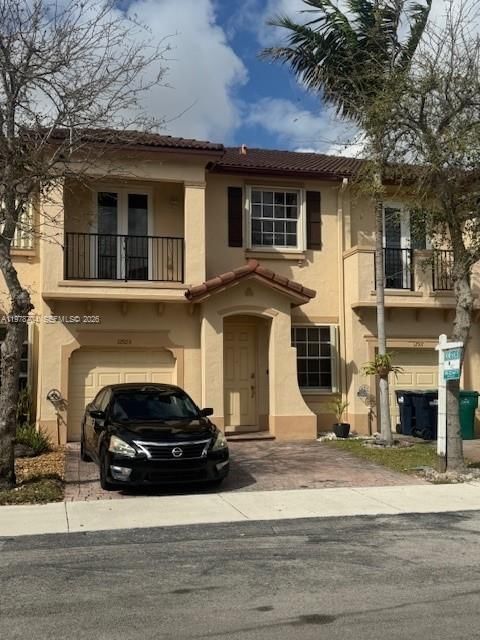 Real estate property located at 12923 135th Ter, Miami-dade, Courts At Tuscany West, Miami, FL
