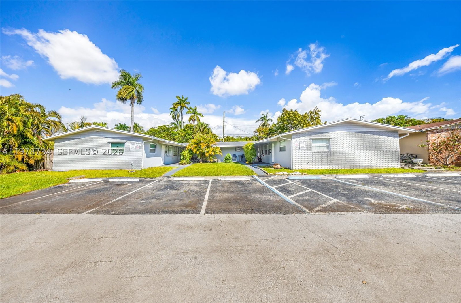 Real estate property located at 355 32nd St, Broward, Boulevard Villas, Oakland Park, FL