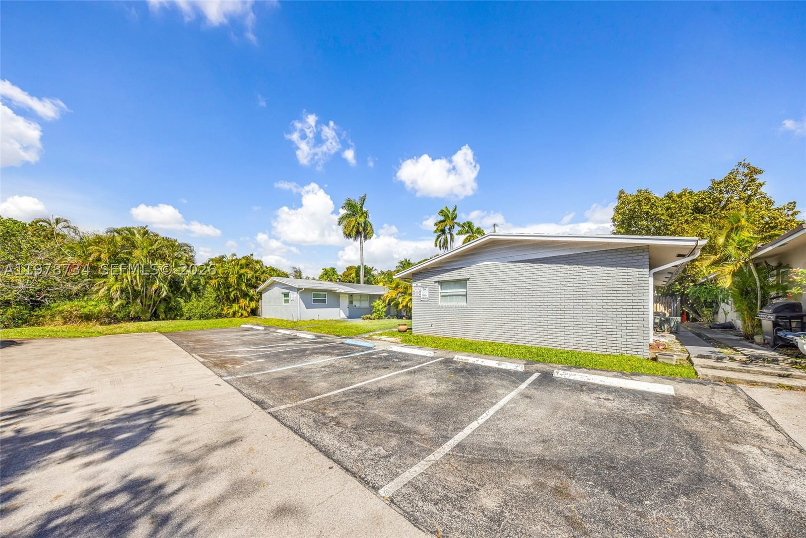 Real estate property located at 355 32nd St, Broward, Boulevard Villas, Oakland Park, FL
