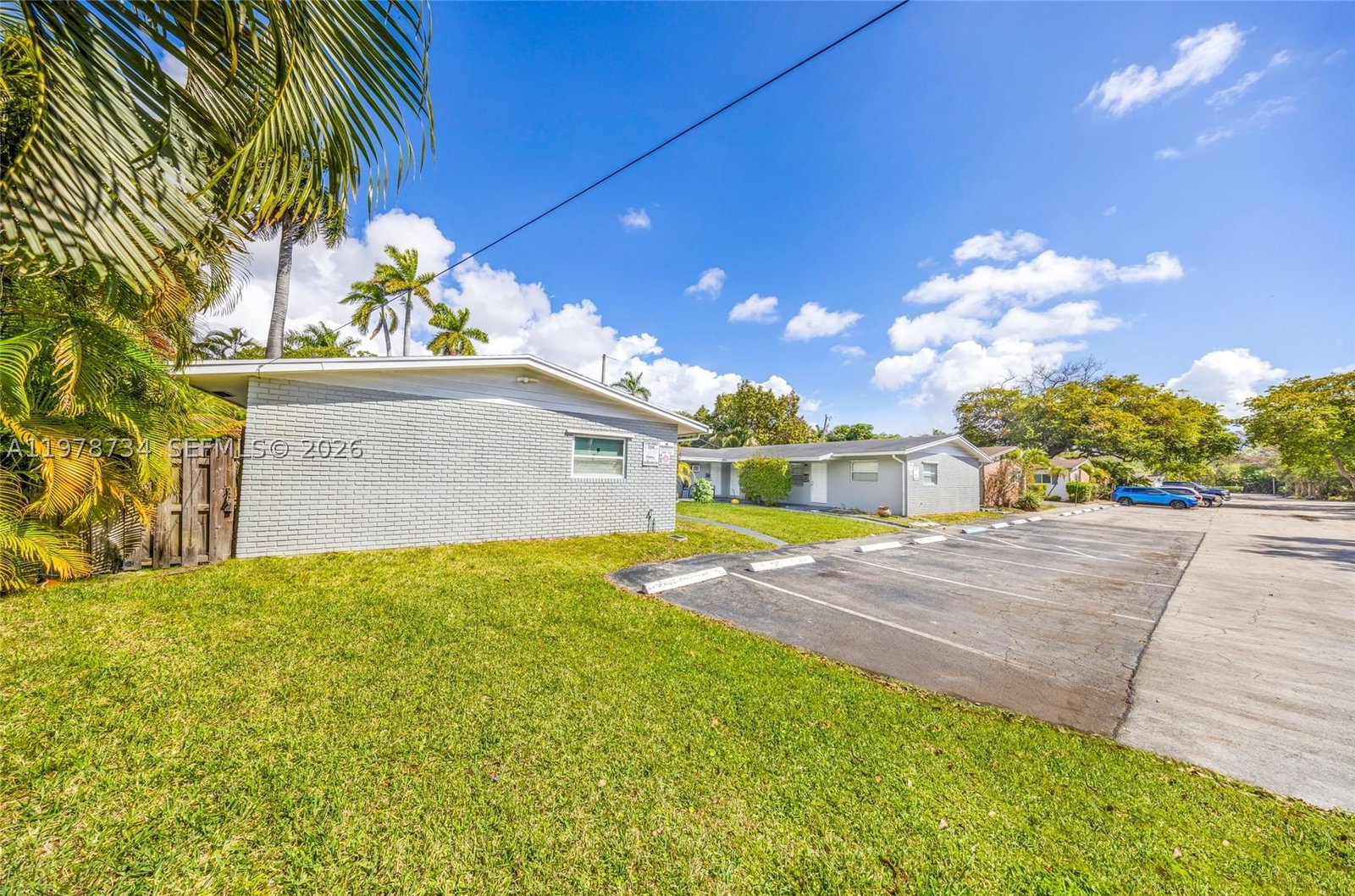 Real estate property located at 355 32nd St, Broward, Boulevard Villas, Oakland Park, FL