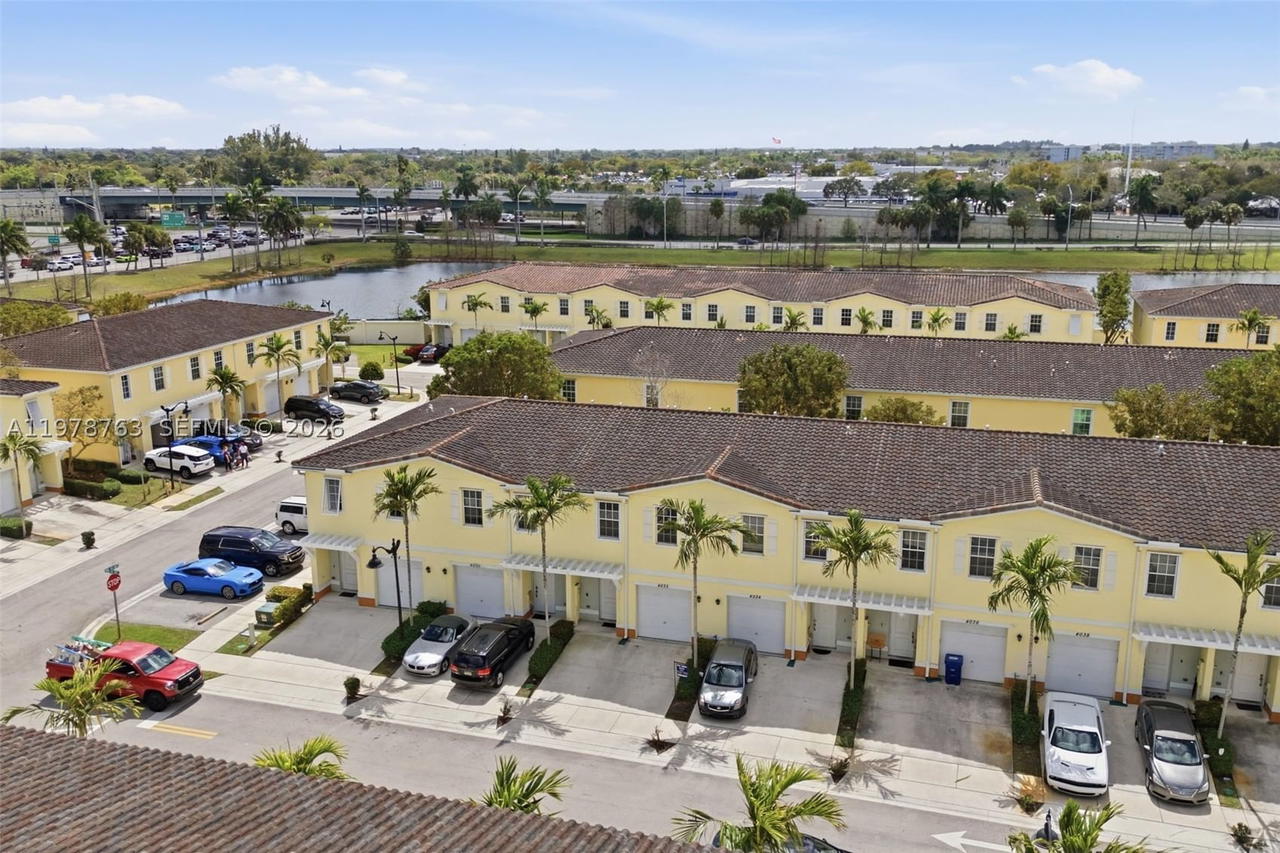 Real estate property located at 4032 11th St, Broward, Cricket Club, Lauderhill, FL