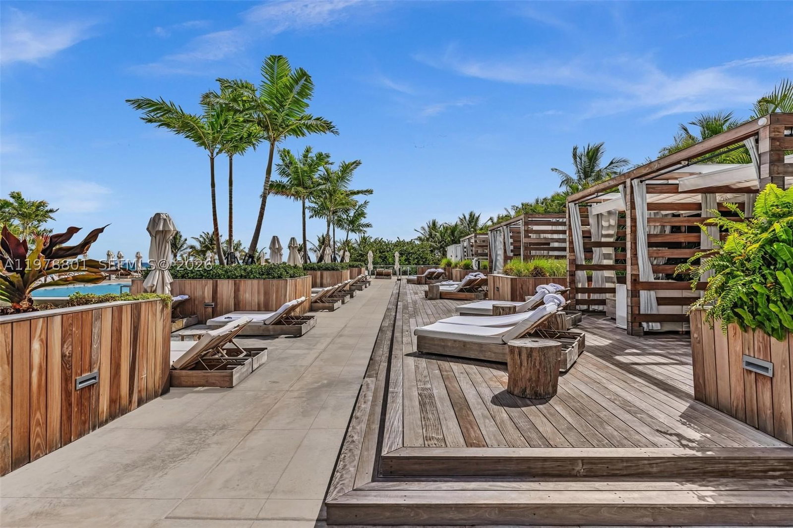 Real estate property located at 2301 Collins Ave #1041/42, Miami-dade, Roney Palace Condo, Miami Beach, FL