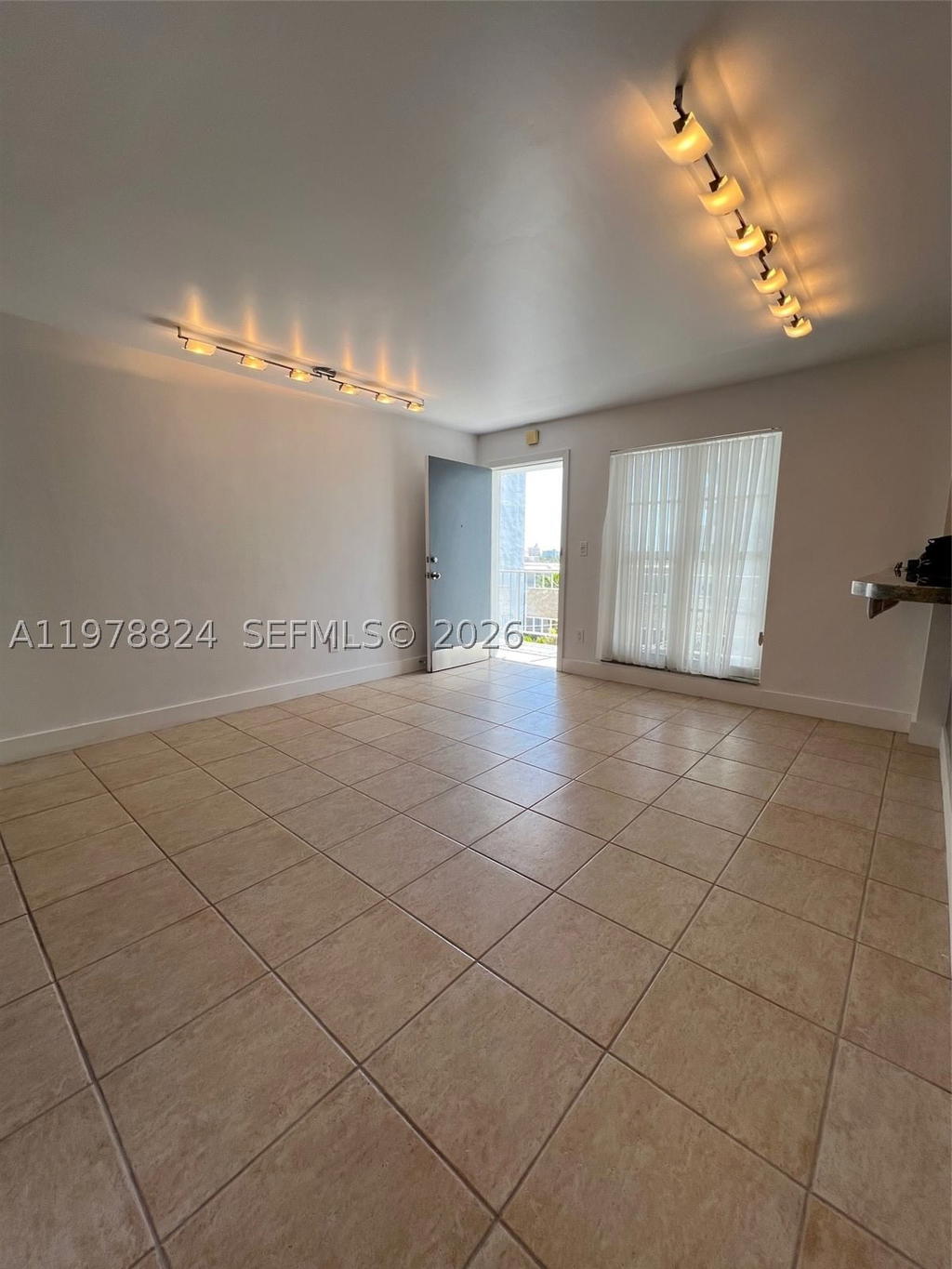 Real estate property located at 1340 Lincoln Rd #705, Miami-dade, Golden House Condo, Miami Beach, FL