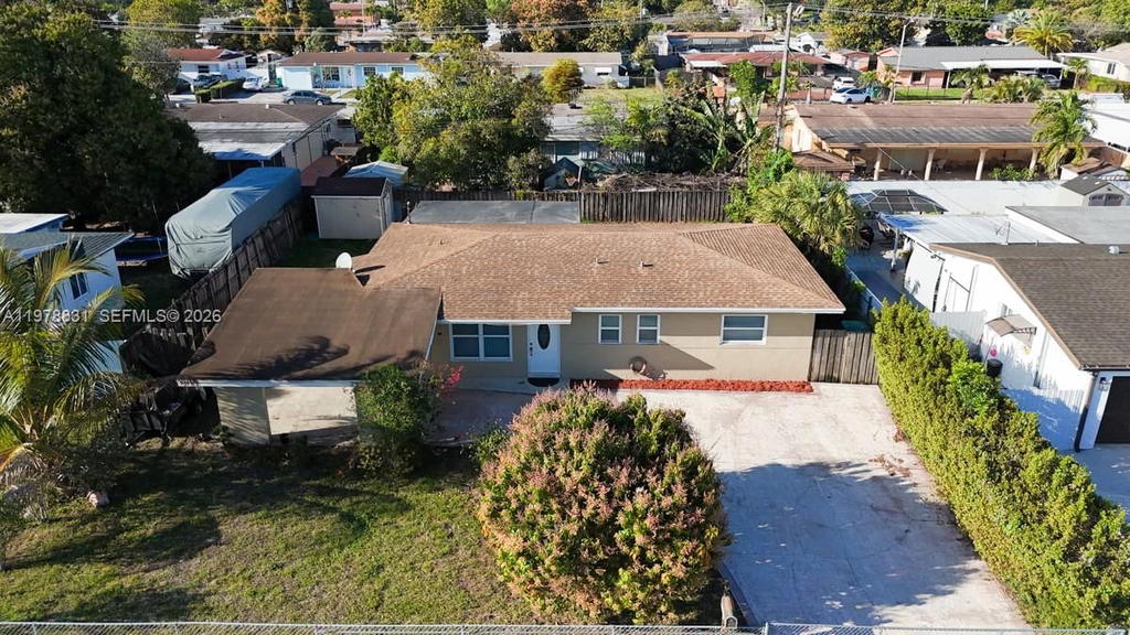 Real estate property located at 5511 180th Ter, Miami-dade, Carol City Lake Steven Es, Miami Gardens, FL