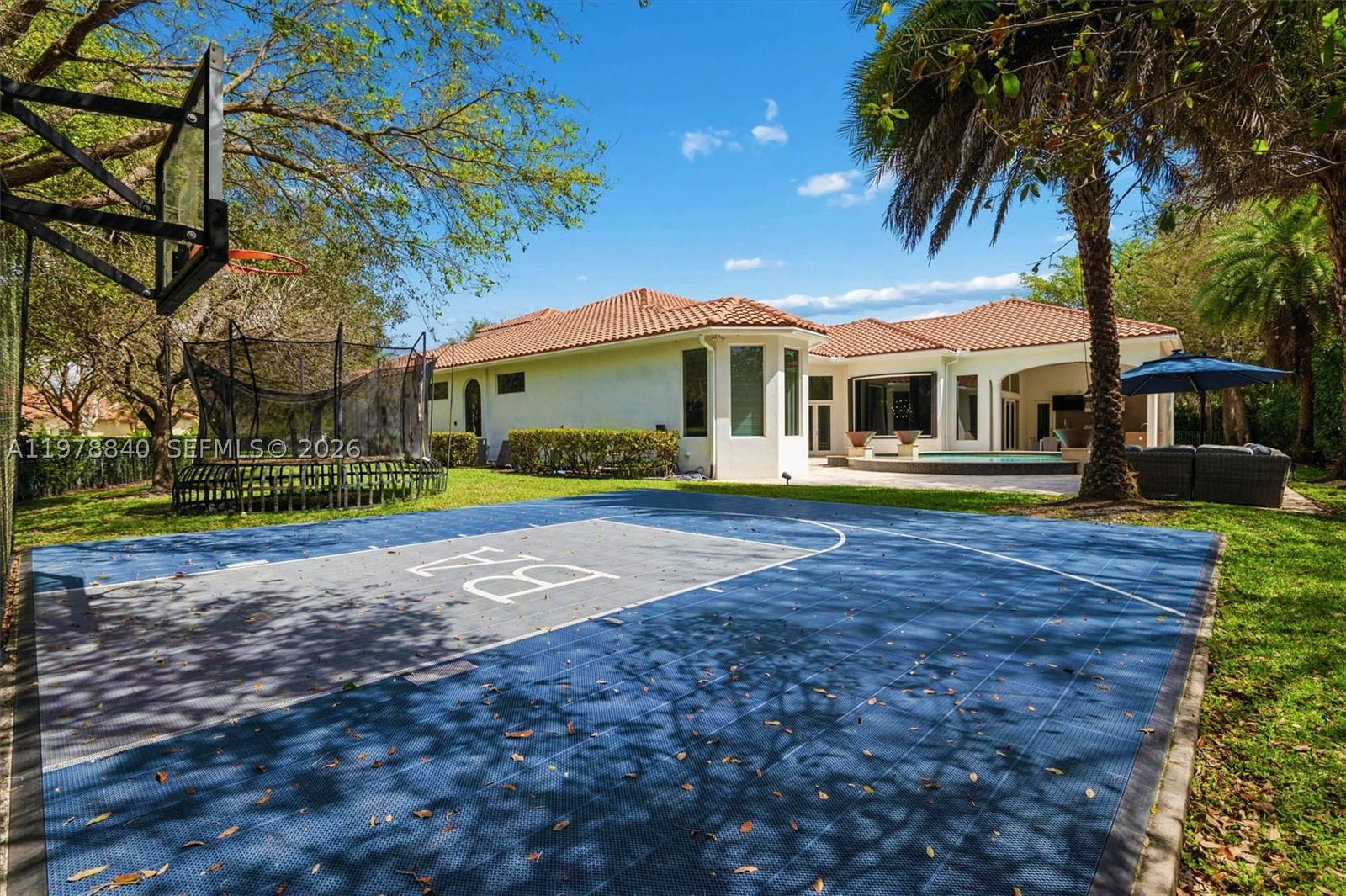 Real estate property located at 12922 Grand Oaks Dr, Broward, Vista Del Lago, Davie, FL