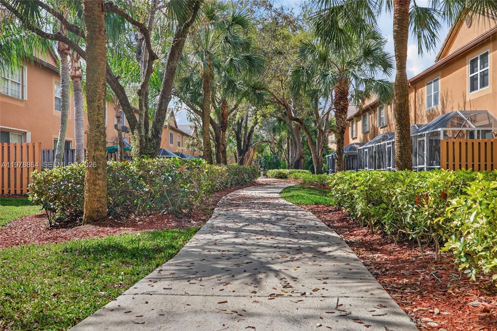 Real estate property located at 1594 Barcelona Way #5-18, Broward, San Sebastian, Weston, FL