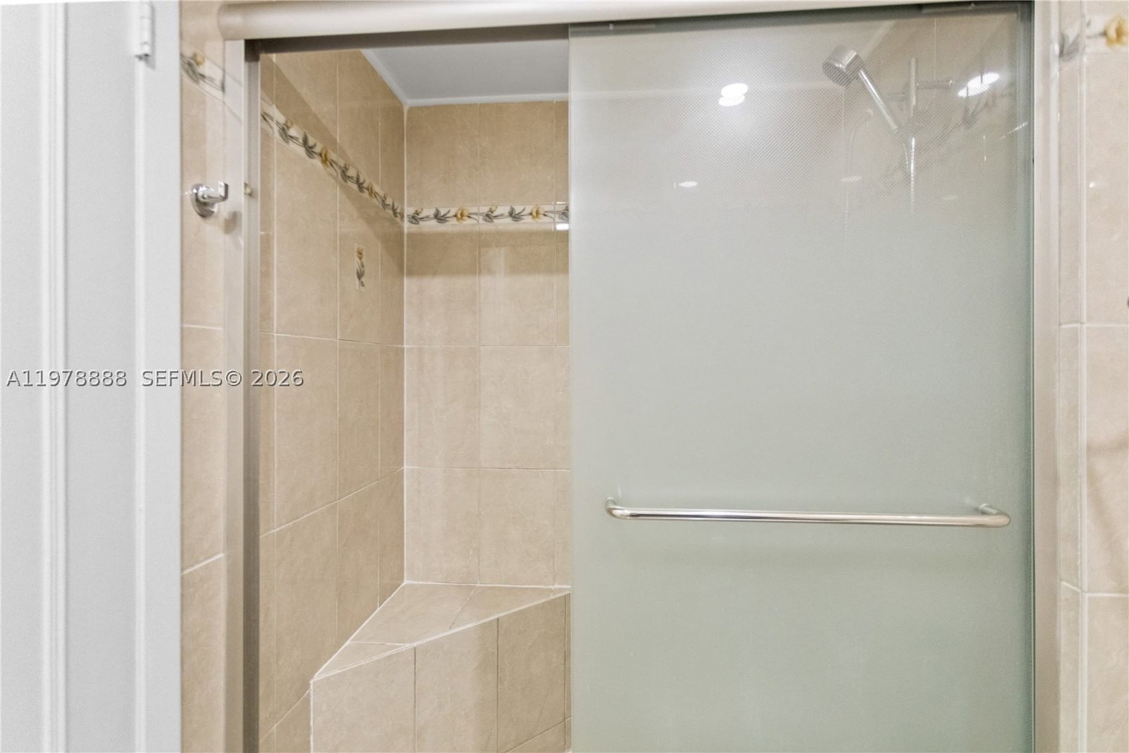 Real estate property located at 3850 Washington St #816, Broward, Hillcrest East No 27 Cond, Hollywood, FL