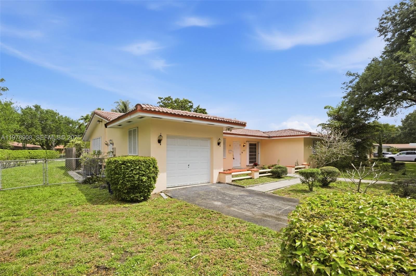 Real estate property located at 14435 Tabebuia Ln, Miami-dade, Miami Lakes Sec 4, Miami Lakes, FL