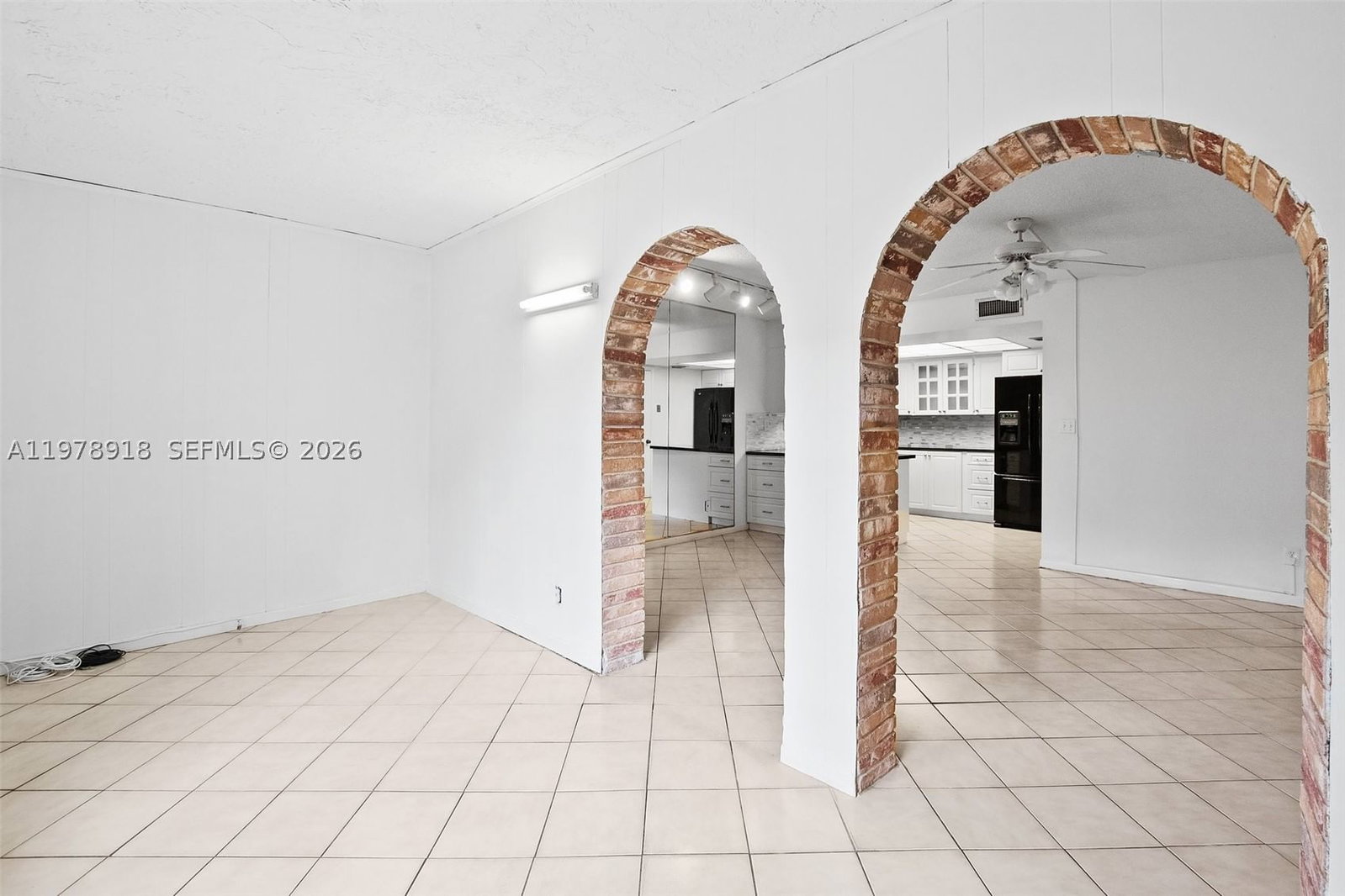 Real estate property located at 50 Matador Ln #3-23, Broward, Valencia Village Condo Ph, Davie, FL