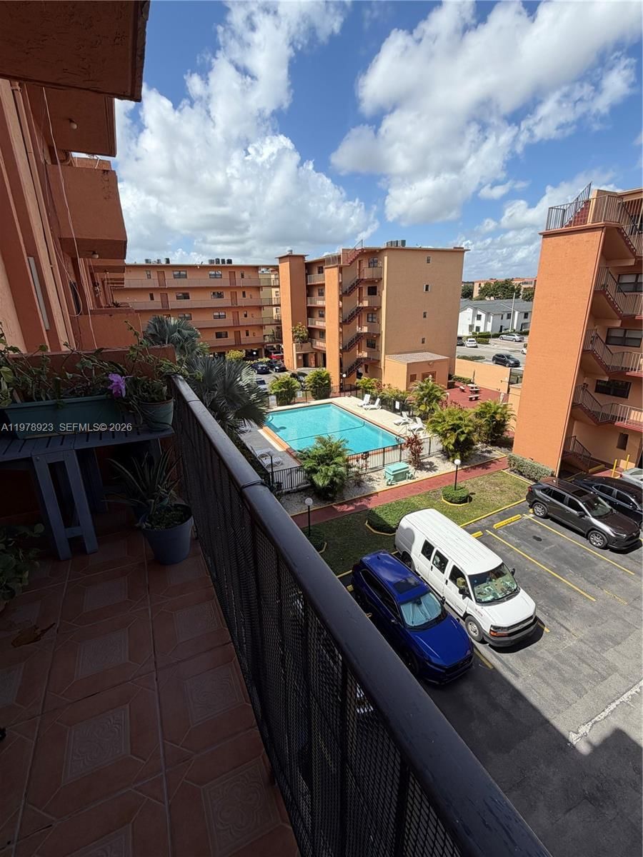 Real estate property located at 1800 54th St #309, Miami-dade, Westland Condo, Hialeah, FL