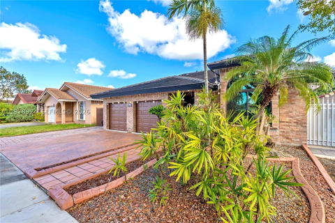 Real estate property located at 14330 50th St, Miami-dade, Bird Lakes South Sec 4, Miami, FL