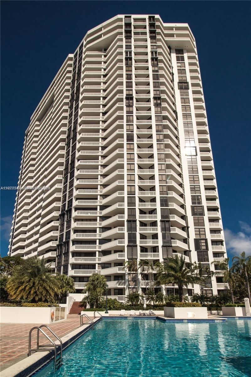 Real estate property located at 1000 Island Blvd #1812, Miami-dade, 1000 Isl Blvd Williams Is, Aventura, FL