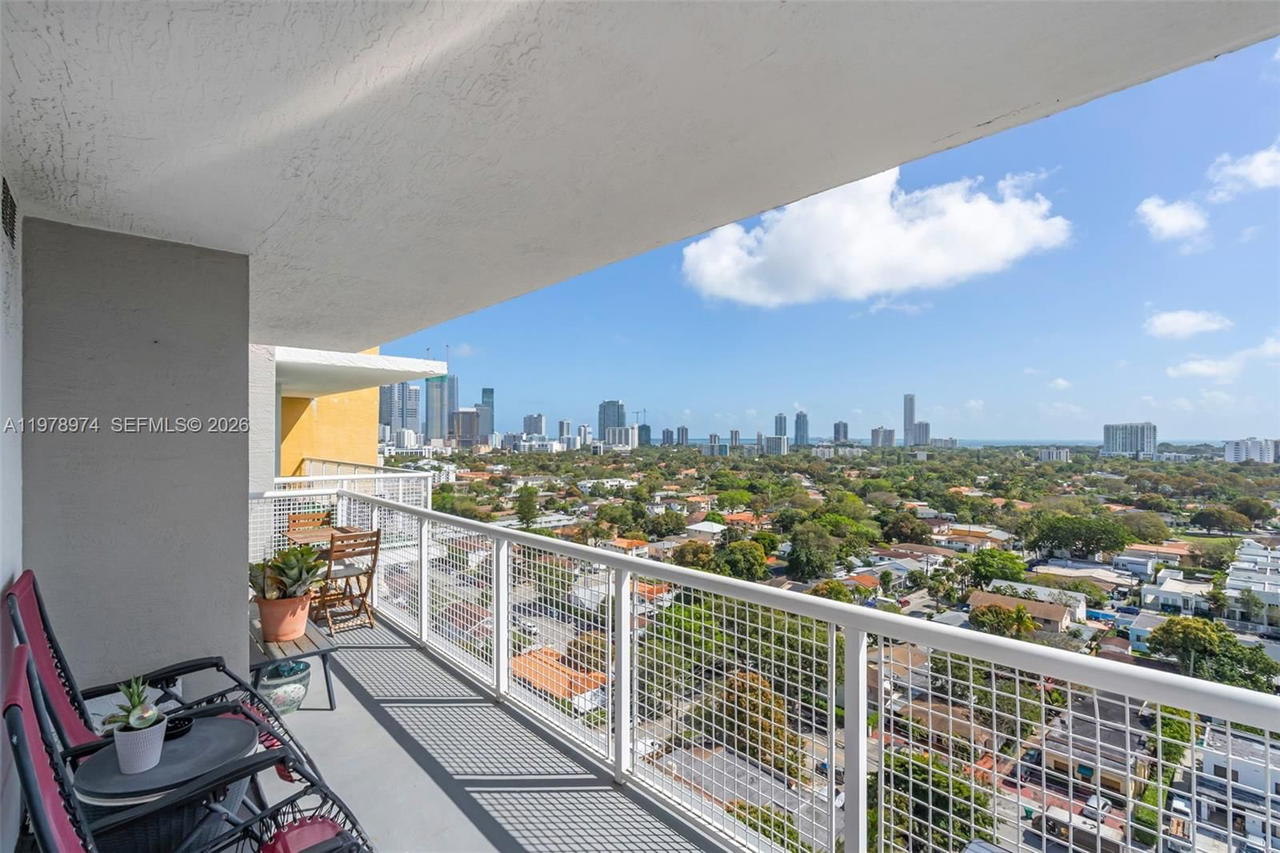 Real estate property located at 900 8th St #1603, Miami-dade, Brickell Vista Condo, Miami, FL