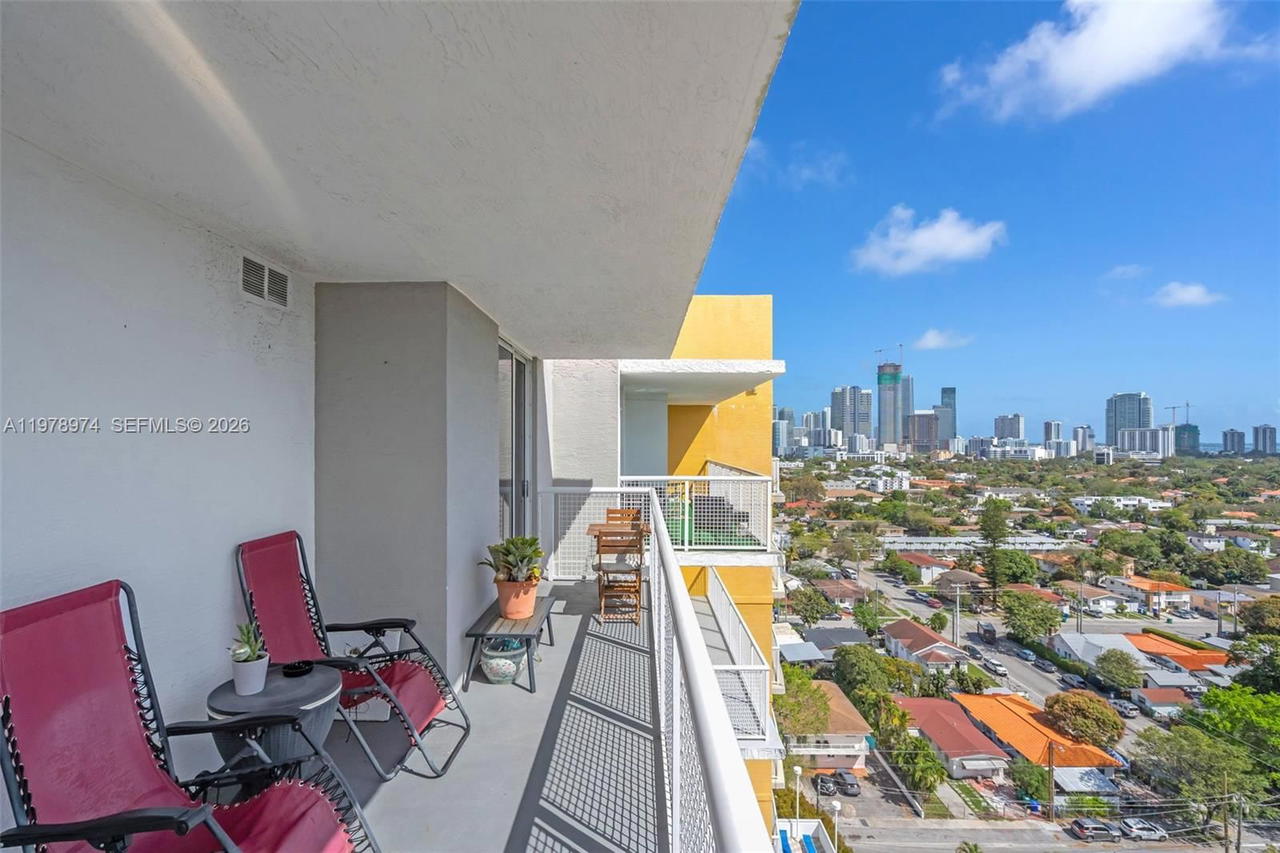 Real estate property located at 900 8th St #1603, Miami-dade, Brickell Vista Condo, Miami, FL