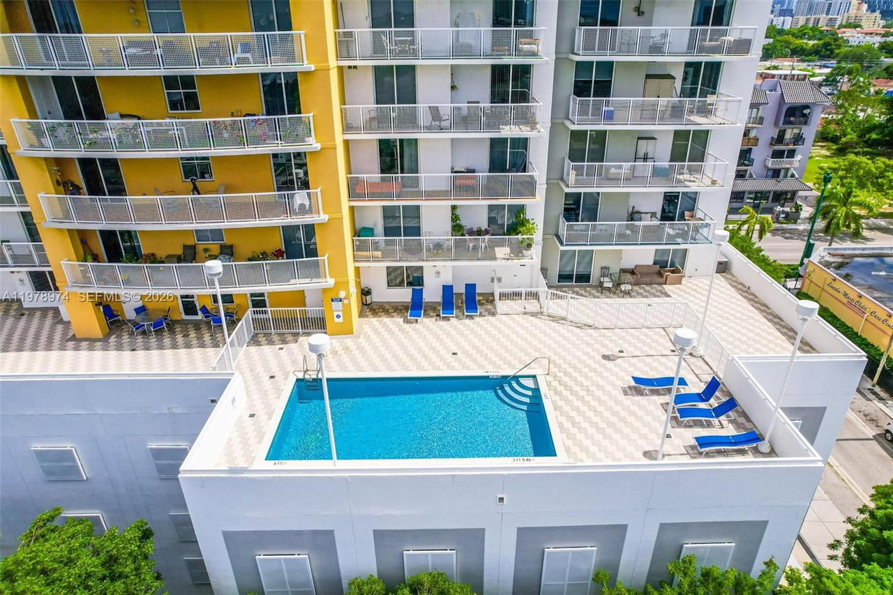 Real estate property located at 900 8th St #1603, Miami-dade, Brickell Vista Condo, Miami, FL