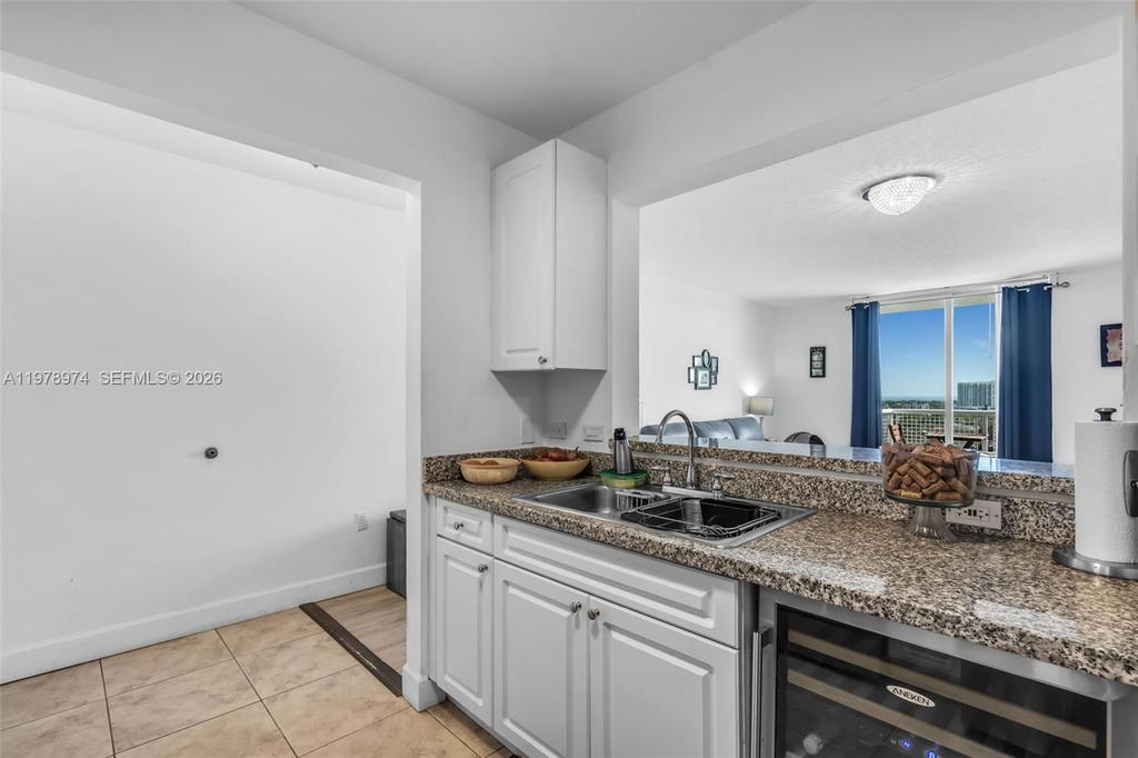 Real estate property located at 900 8th St #1603, Miami-dade, Brickell Vista Condo, Miami, FL