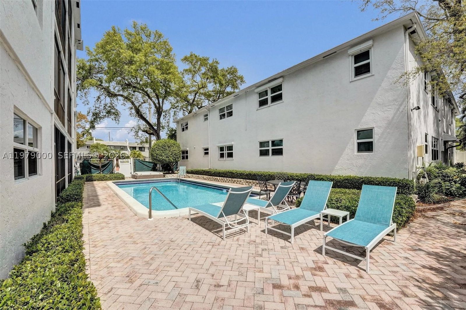 Real estate property located at 1212 2nd Ct #301, Broward, Las Olas Manor 2 Condo, Fort Lauderdale, FL