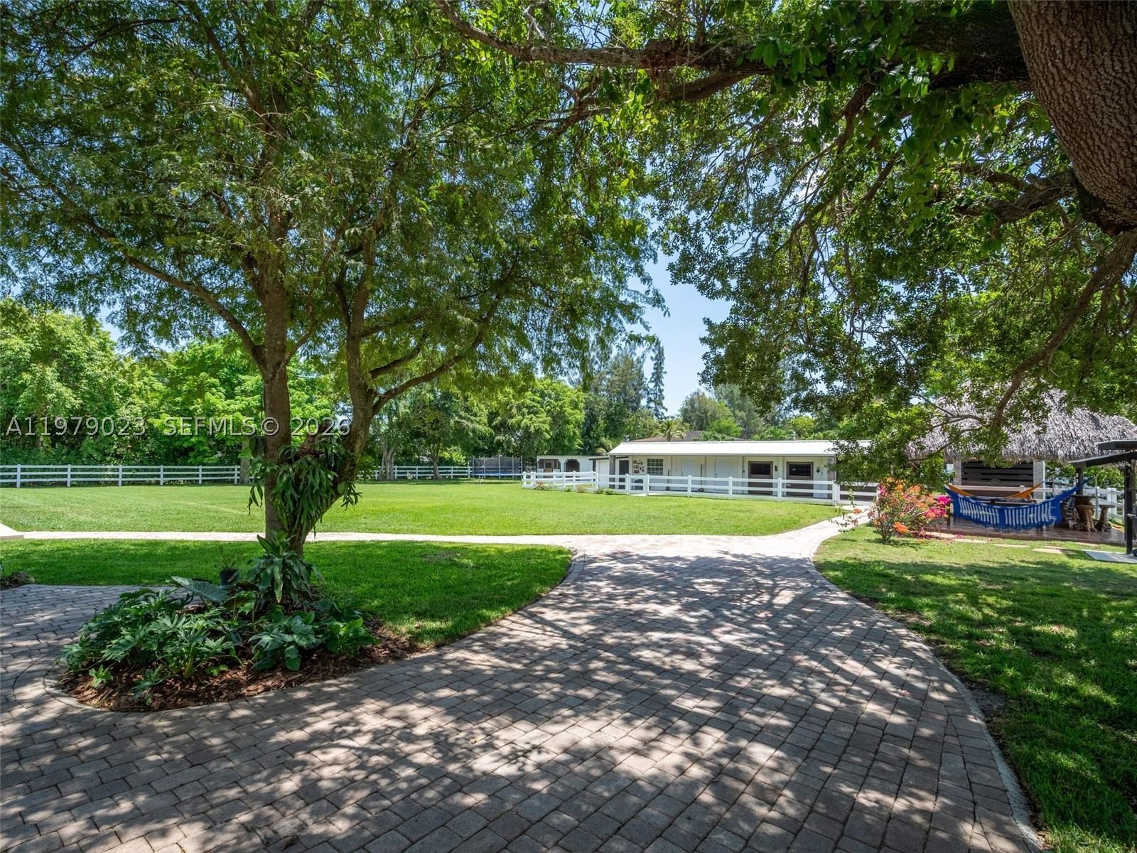 Real estate property located at 17220 46th St, Broward, Rolling Oaks Estates, Southwest Ranches, FL