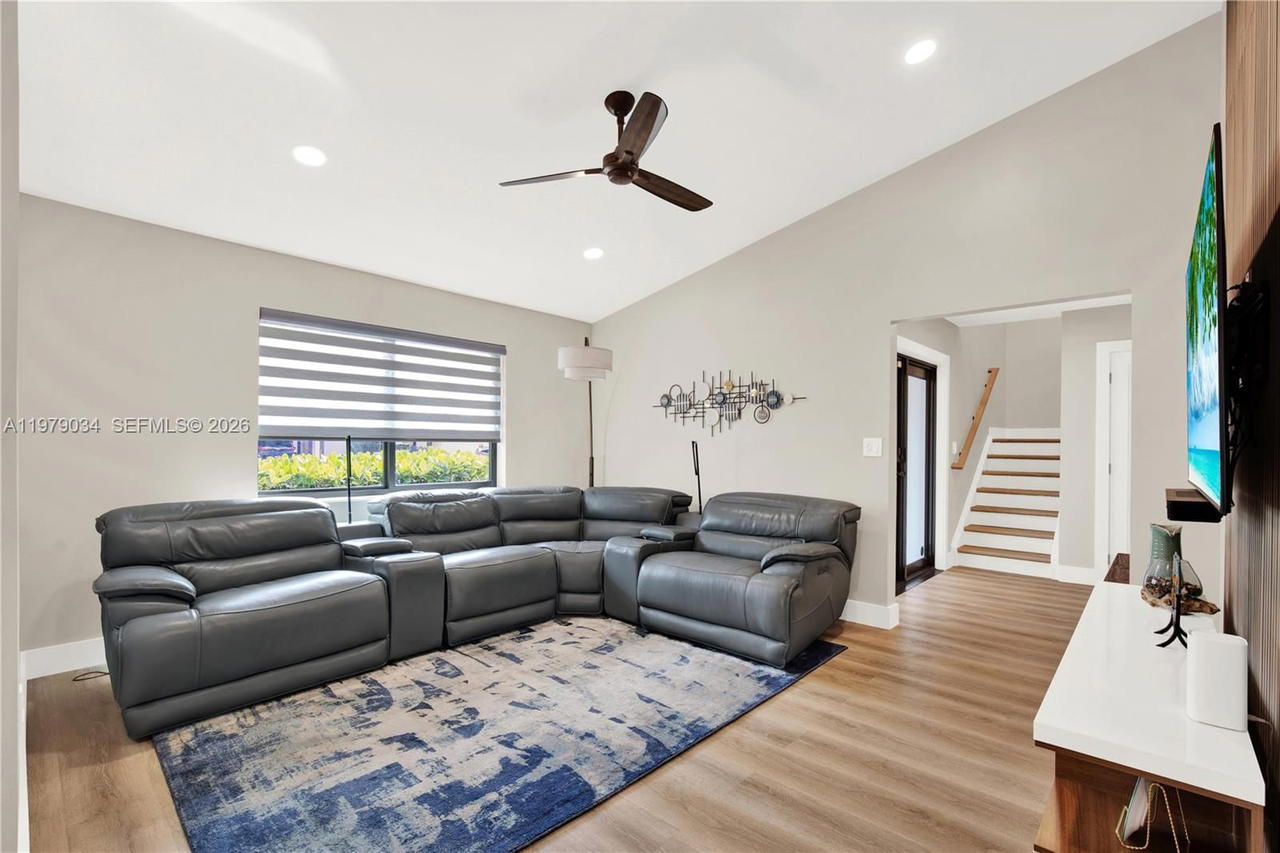 Real estate property located at 9066 112th Ct, Miami-dade, Gladewind Heights, Miami, FL