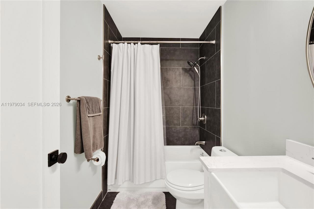Real estate property located at 9066 112th Ct, Miami-dade, Gladewind Heights, Miami, FL