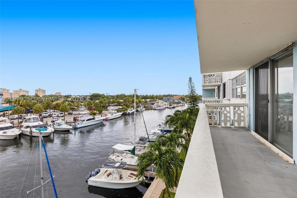 Real estate property located at 13155 Ixora Ct #406, Miami-dade, Keystone Harbor Club Cond, North Miami, FL