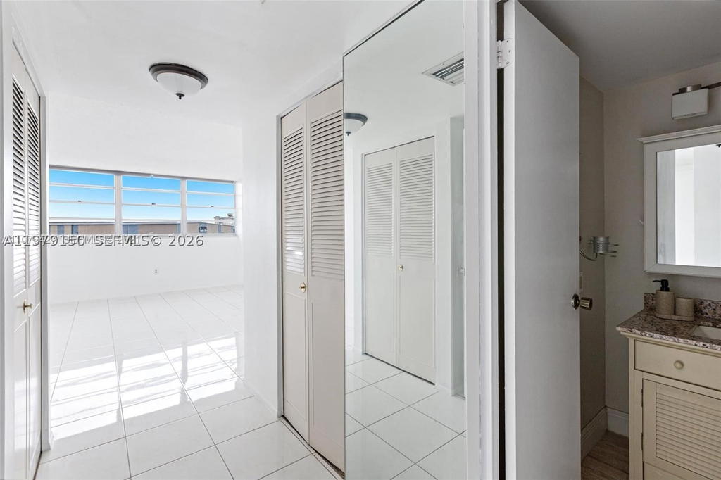 Real estate property located at 13155 Ixora Ct #406, Miami-dade, Keystone Harbor Club Cond, North Miami, FL