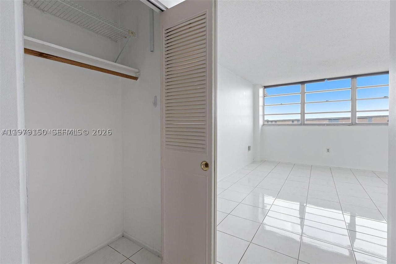 Real estate property located at 13155 Ixora Ct #406, Miami-dade, Keystone Harbor Club Cond, North Miami, FL