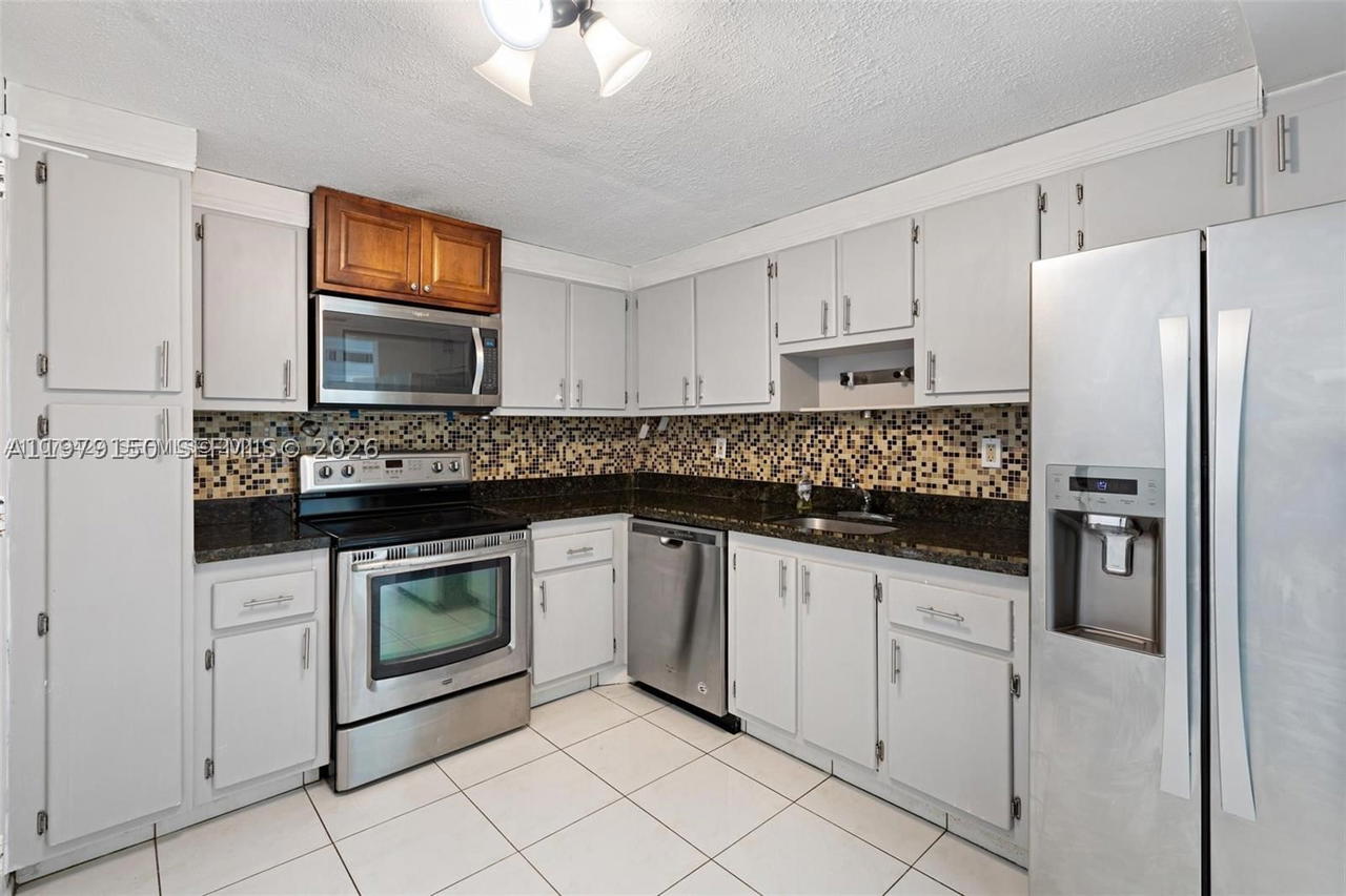 Real estate property located at 13155 Ixora Ct #406, Miami-dade, Keystone Harbor Club Cond, North Miami, FL