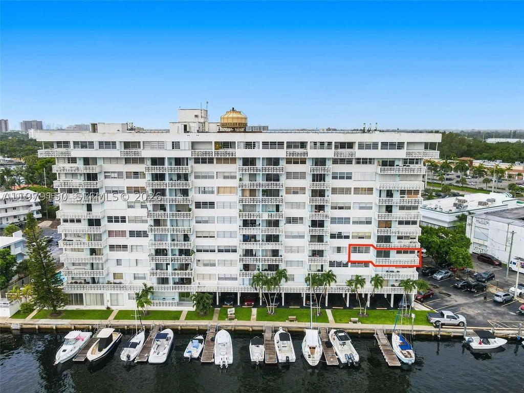 Real estate property located at 13155 Ixora Ct #406, Miami-dade, Keystone Harbor Club Cond, North Miami, FL