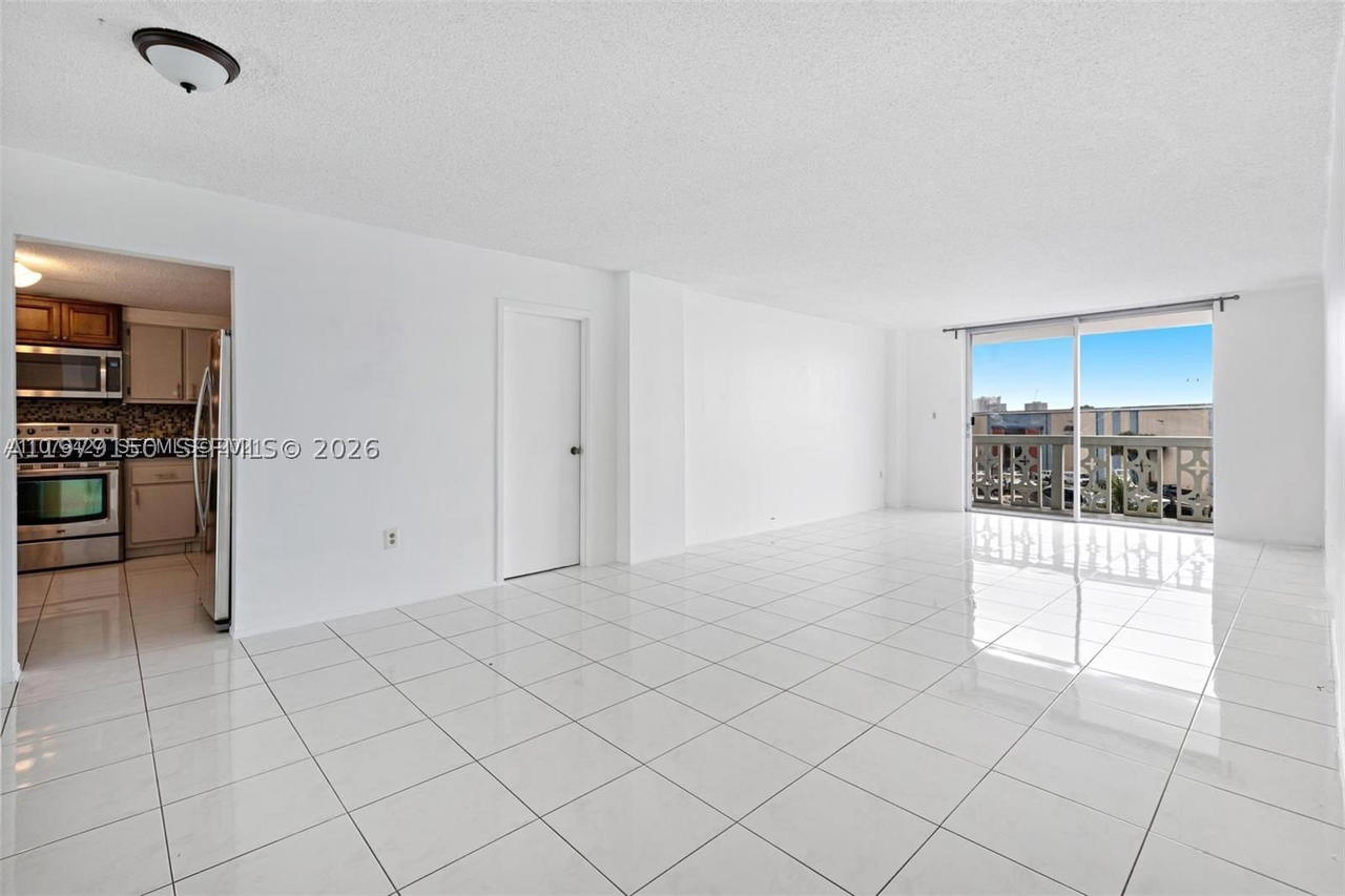 Real estate property located at 13155 Ixora Ct #406, Miami-dade, Keystone Harbor Club Cond, North Miami, FL