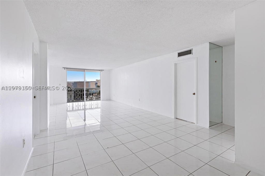 Real estate property located at 13155 Ixora Ct #406, Miami-dade, Keystone Harbor Club Cond, North Miami, FL