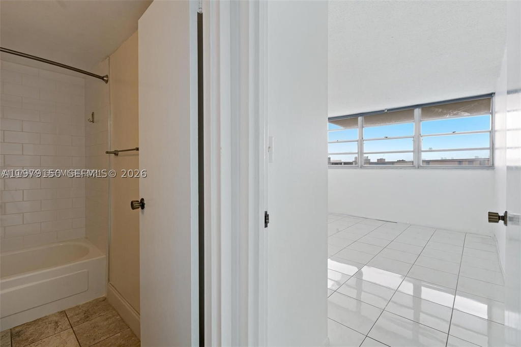 Real estate property located at 13155 Ixora Ct #406, Miami-dade, Keystone Harbor Club Cond, North Miami, FL