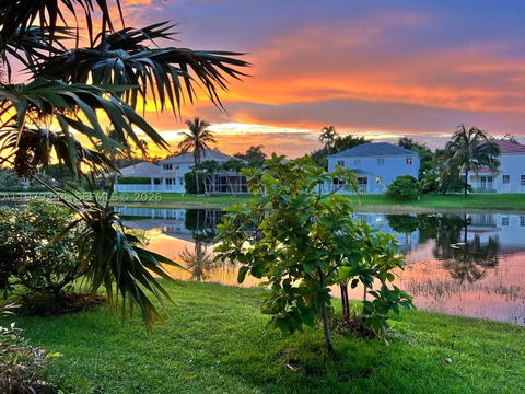 Real estate property located at 803 Vista Meadows Dr, Broward, Sector 3 - Parcels H I J, Weston, FL