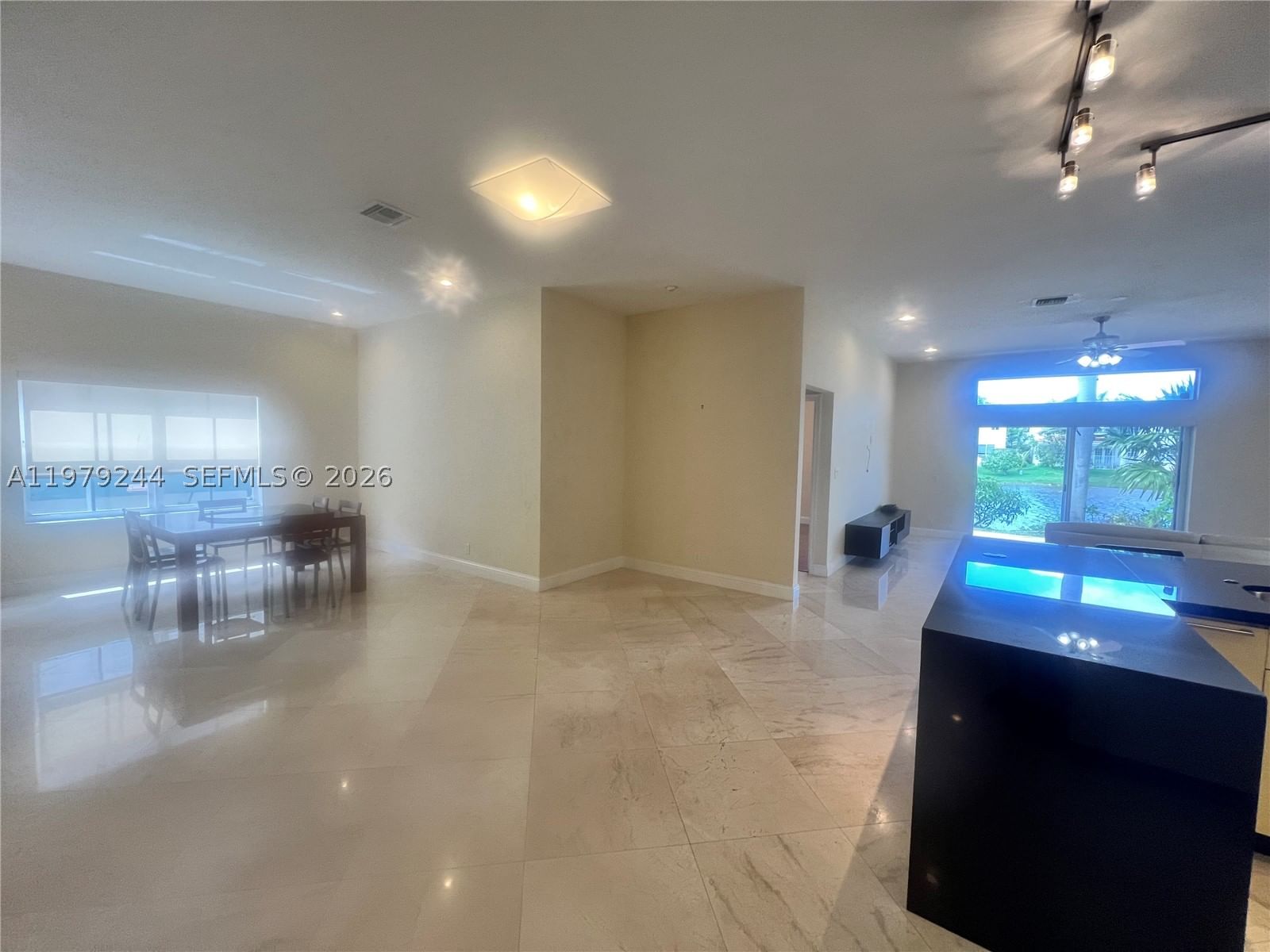 Real estate property located at 803 Vista Meadows Dr, Broward, Sector 3 - Parcels H I J, Weston, FL