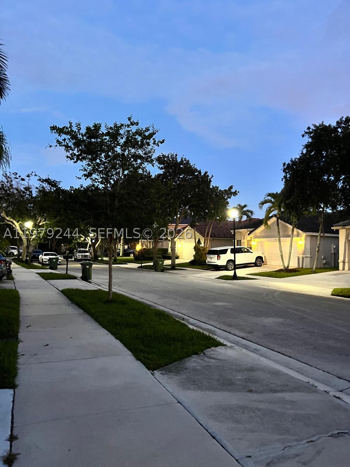 Real estate property located at 803 Vista Meadows Dr, Broward, Sector 3 - Parcels H I J, Weston, FL