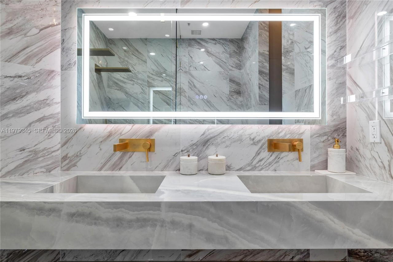 Real estate property located at 725 22nd St PH2F, Miami-dade, New Wave Condo, Miami, FL