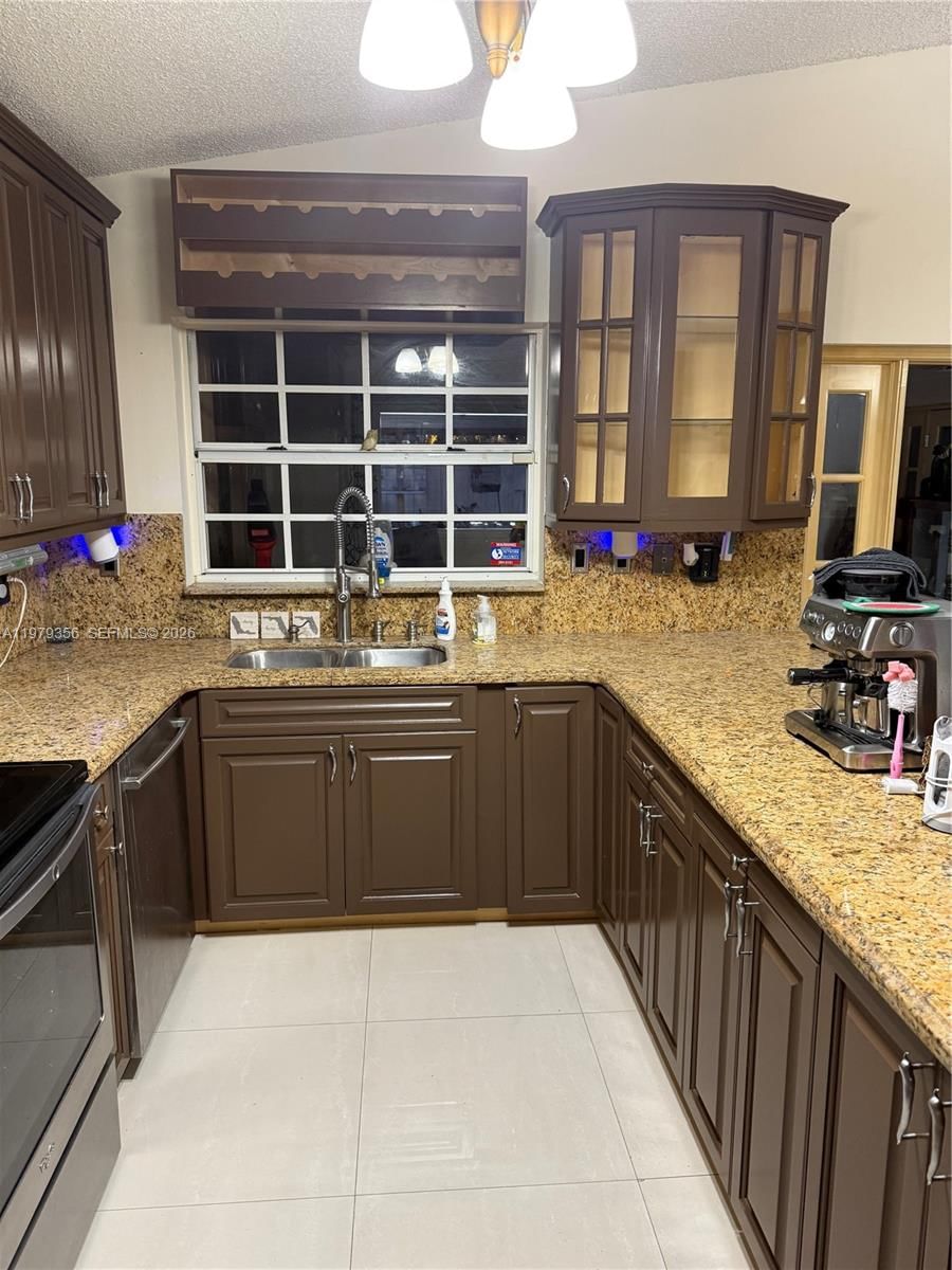 Real estate property located at 910 140th Ave, Miami-dade, West Farms Sub Sec I, Miami, FL