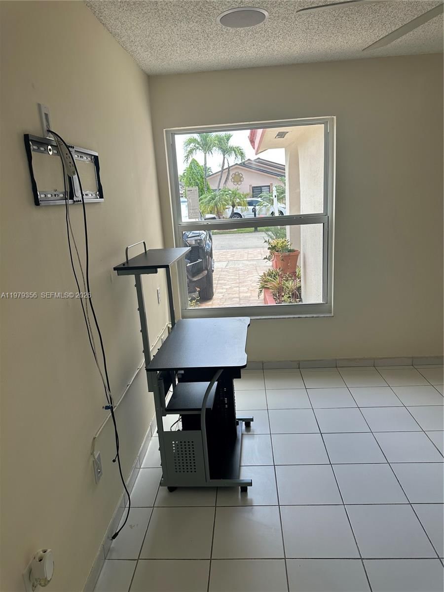 Real estate property located at 910 140th Ave, Miami-dade, West Farms Sub Sec I, Miami, FL