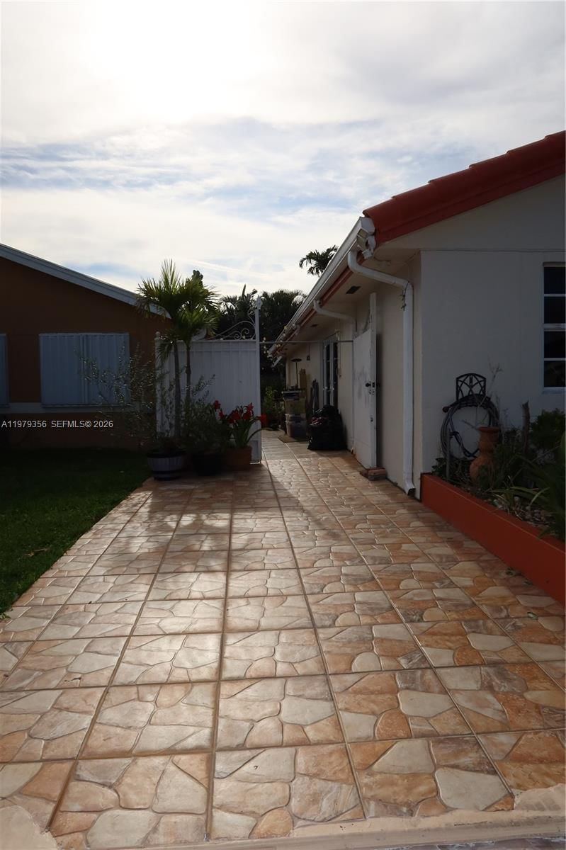 Real estate property located at 910 140th Ave, Miami-dade, West Farms Sub Sec I, Miami, FL