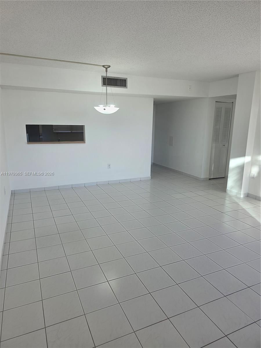 Real estate property located at 8015 107th Ave #313, Miami-dade, The Horizons Condo #4, Miami, FL