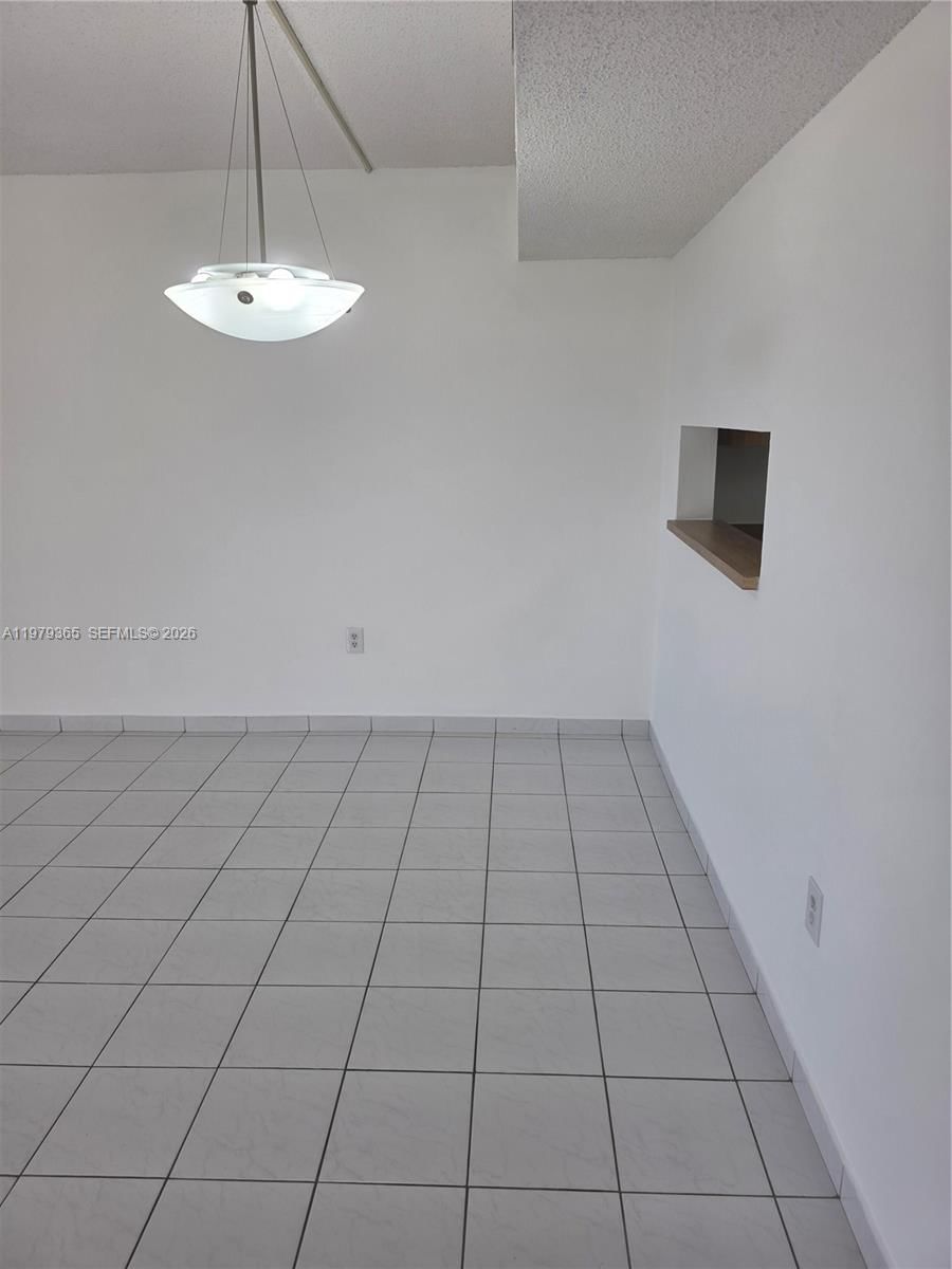 Real estate property located at 8015 107th Ave #313, Miami-dade, The Horizons Condo #4, Miami, FL