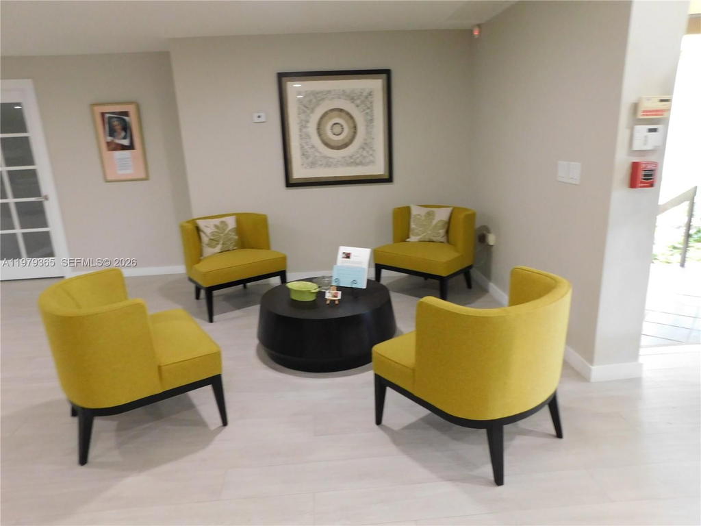 Real estate property located at 8015 107th Ave #313, Miami-dade, The Horizons Condo #4, Miami, FL