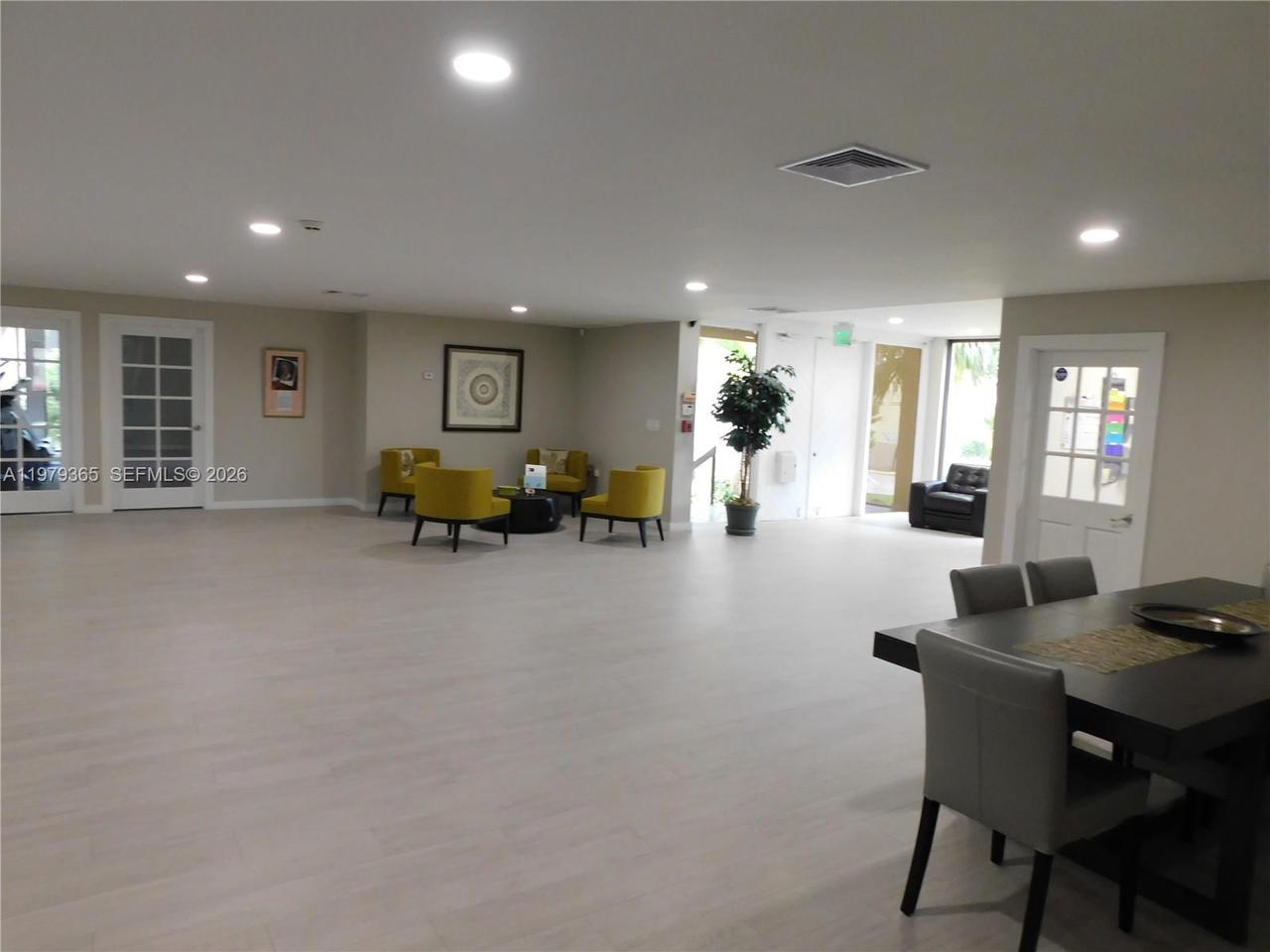Real estate property located at 8015 107th Ave #313, Miami-dade, The Horizons Condo #4, Miami, FL